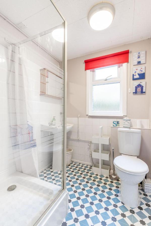 Host & - Wylaway * Lessingham